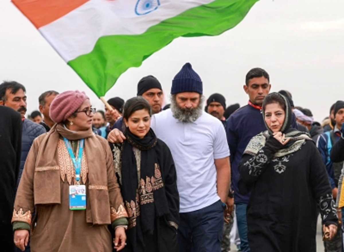 महबूबा मुफ्ती बोलीं, राहुल तुम कश्मीर में अपने घर आ गए